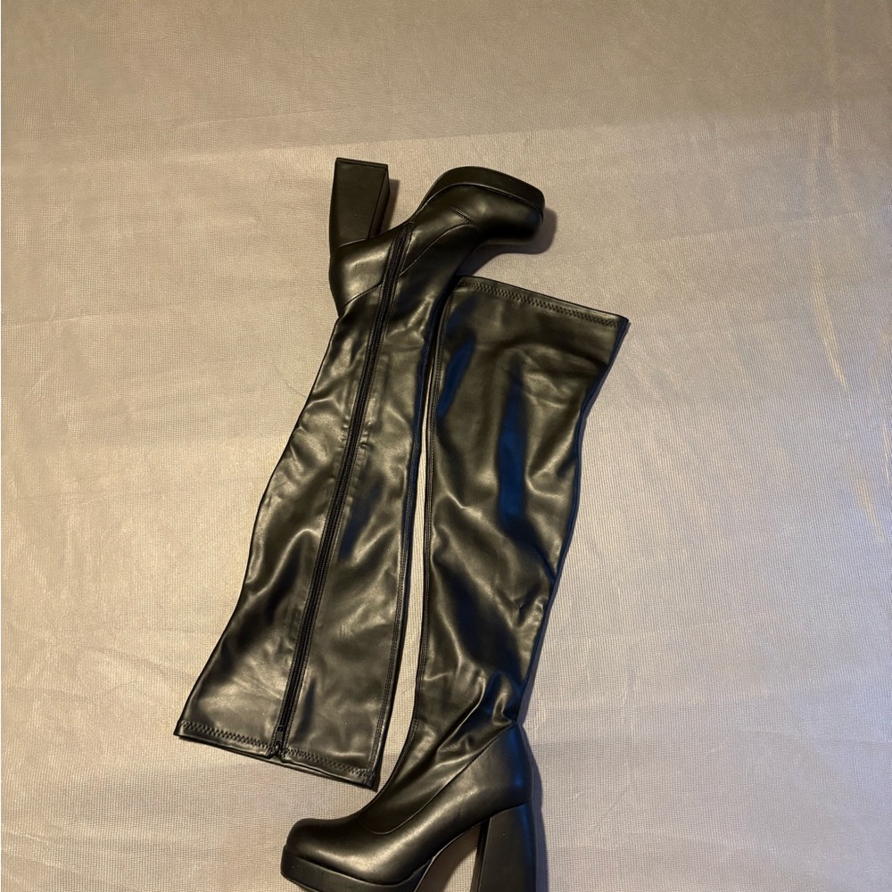 Soda Black Over the Knee Boots